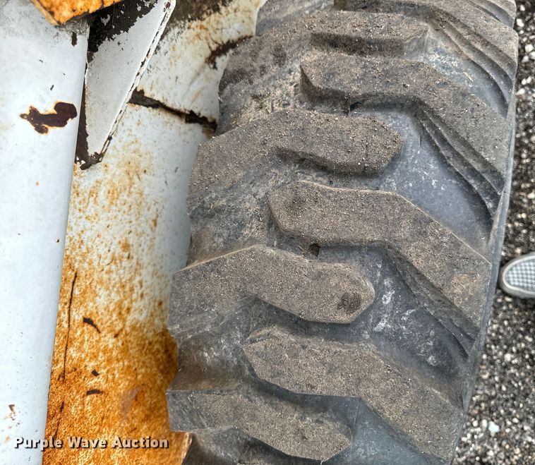 image for item EH4342 1987 Bobcat  843 skid steer loader