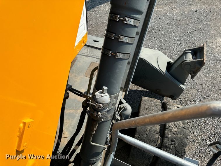 image for item EH4348 2014 Liebherr LH35M Litronic material handler