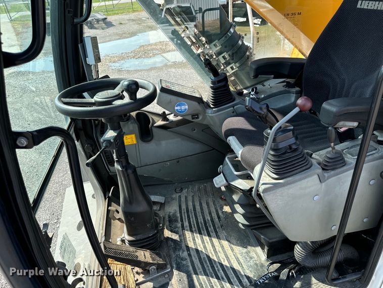 image for item EH4348 2014 Liebherr LH35M Litronic material handler