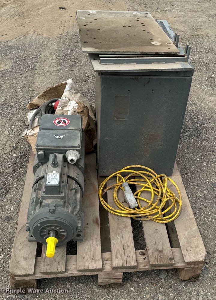 image for item EH4348 2014 Liebherr LH35M Litronic material handler