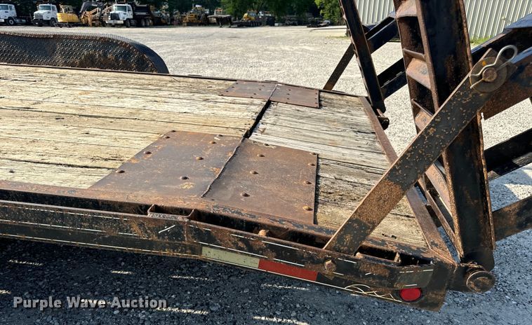 image for item EH6944 2004 Maxwell equipment trailer