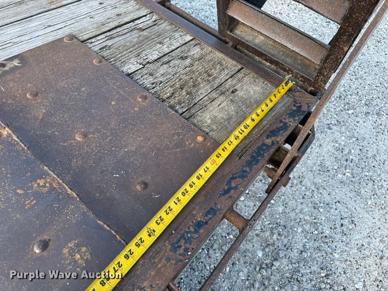 image for item EH6944 2004 Maxwell equipment trailer