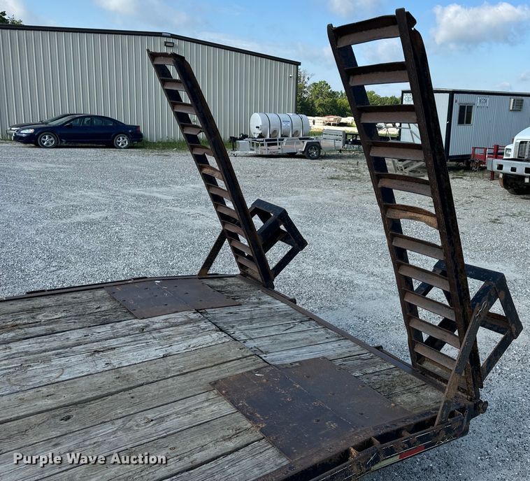 image for item EH6944 2004 Maxwell equipment trailer