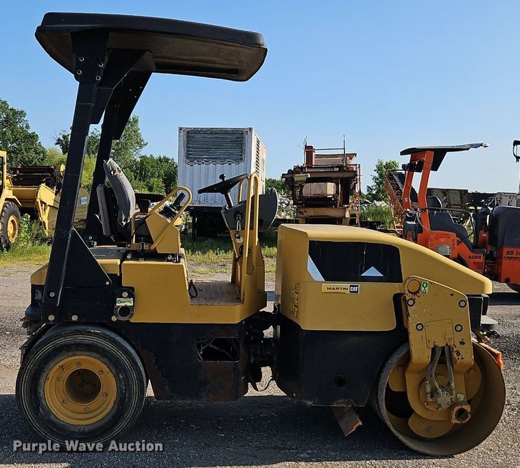 image for item EI3984 Caterpillar  CB-335E single drum vibratory roller