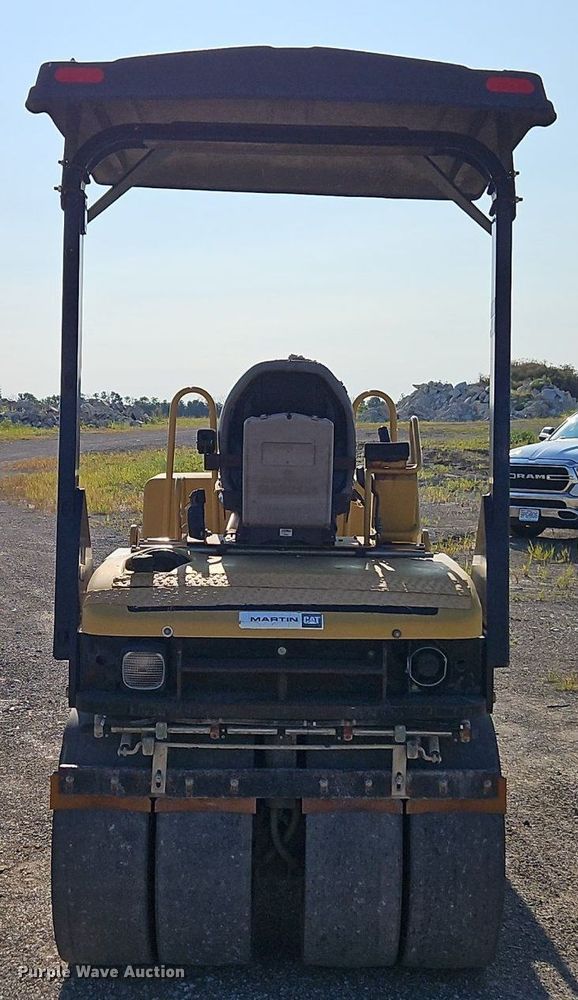 image for item EI3984 Caterpillar  CB-335E single drum vibratory roller