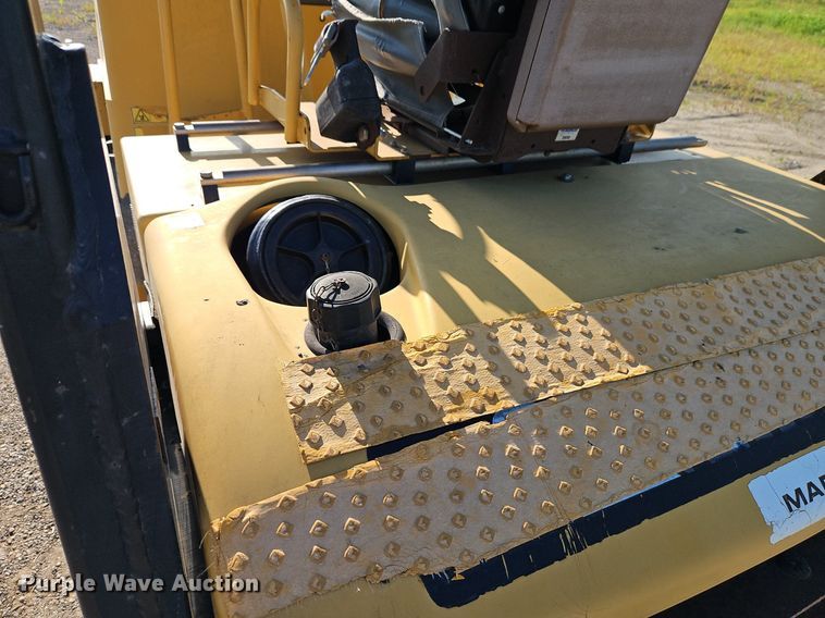 image for item EI3984 Caterpillar  CB-335E single drum vibratory roller