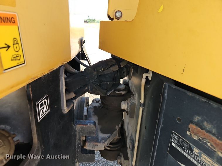 image for item EI3984 Caterpillar  CB-335E single drum vibratory roller