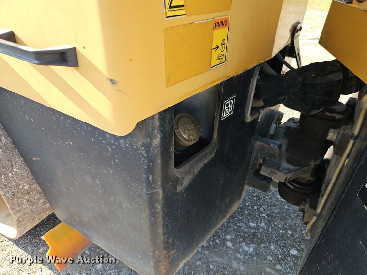 image for item EI3984 Caterpillar  CB-335E single drum vibratory roller