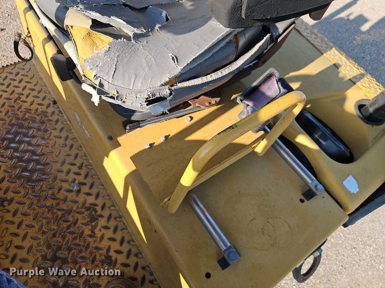 image for item EI3984 Caterpillar  CB-335E single drum vibratory roller