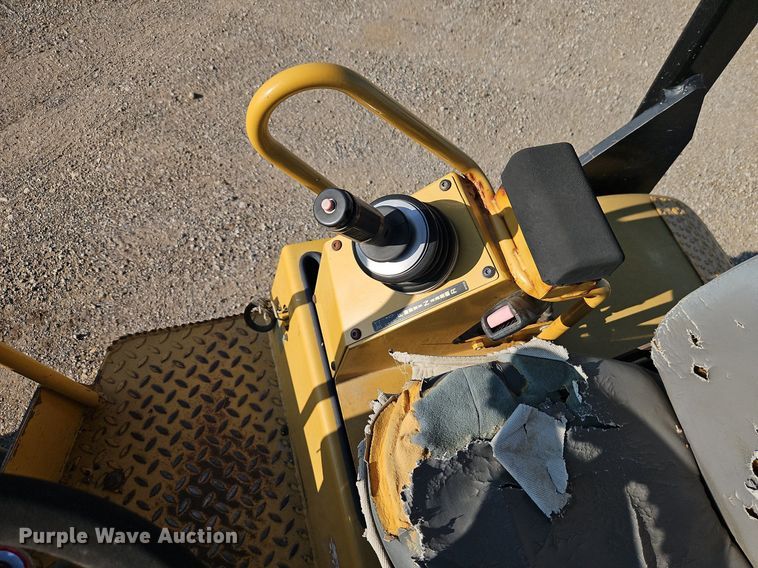 image for item EI3984 Caterpillar  CB-335E single drum vibratory roller