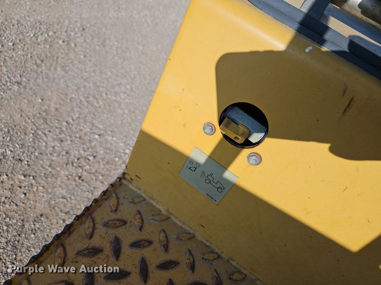 image for item EI3984 Caterpillar  CB-335E single drum vibratory roller