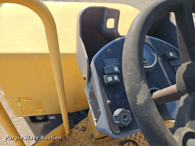 image for item EI3984 Caterpillar  CB-335E single drum vibratory roller
