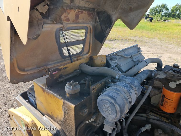 image for item EI3984 Caterpillar  CB-335E single drum vibratory roller