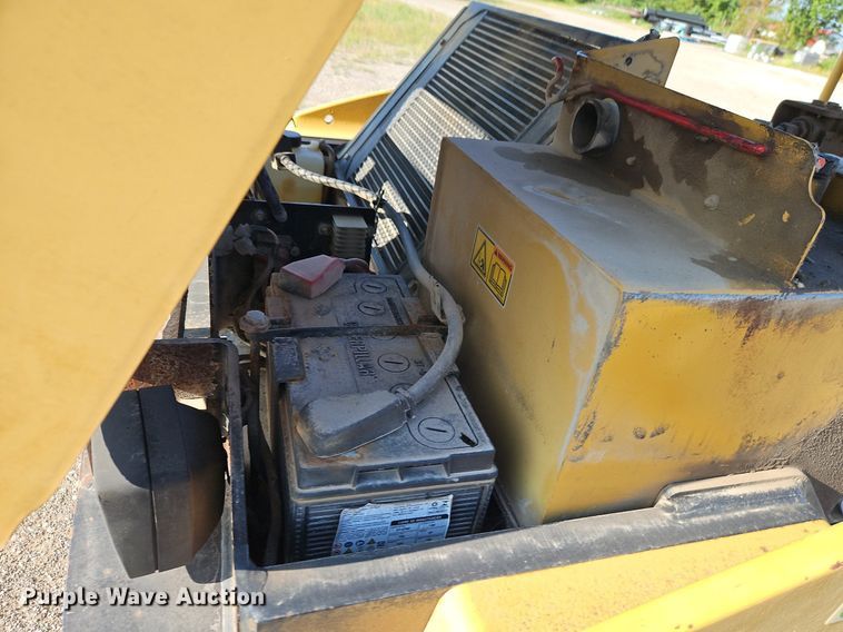 image for item EI3984 Caterpillar  CB-335E single drum vibratory roller