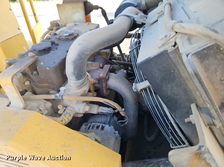 image for item EI3984 Caterpillar  CB-335E single drum vibratory roller