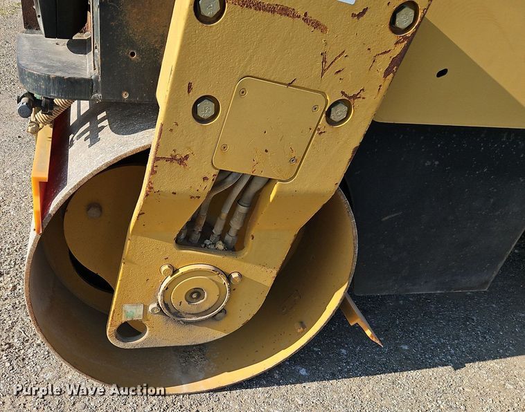 image for item EI3984 Caterpillar  CB-335E single drum vibratory roller