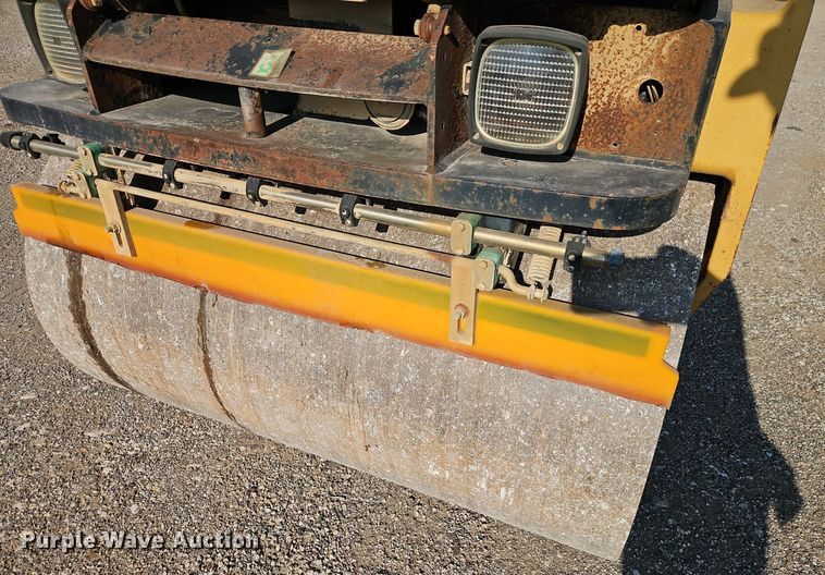 image for item EI3984 Caterpillar  CB-335E single drum vibratory roller