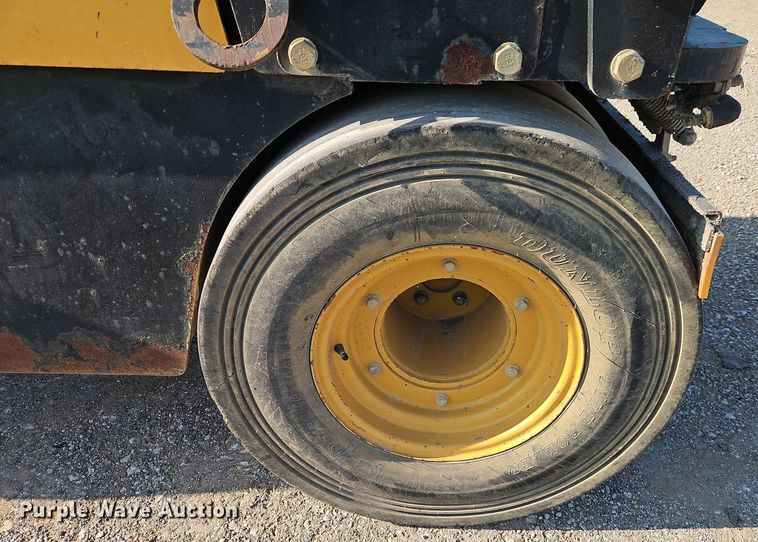 image for item EI3984 Caterpillar  CB-335E single drum vibratory roller