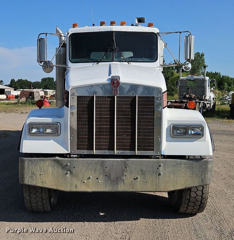 image for item EI3986 1990 Kenworth  W900 dump truck