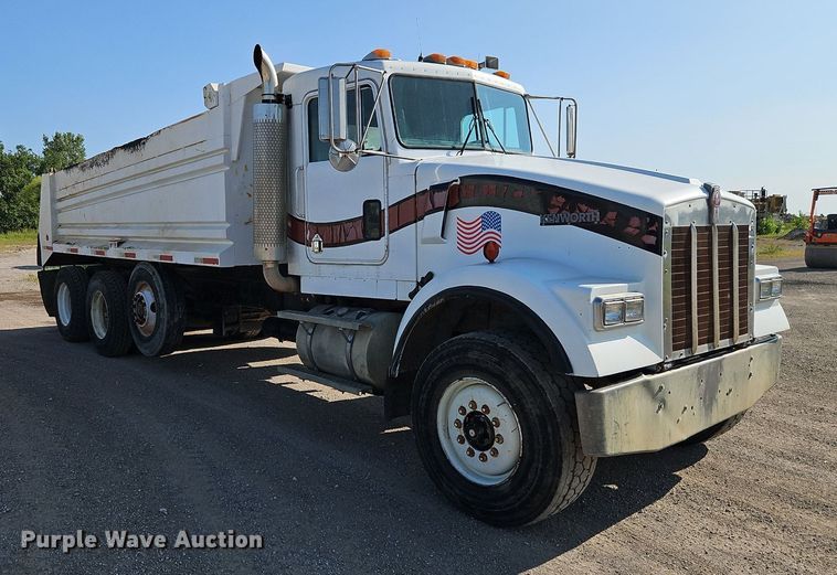 image for item EI3986 1990 Kenworth  W900 dump truck