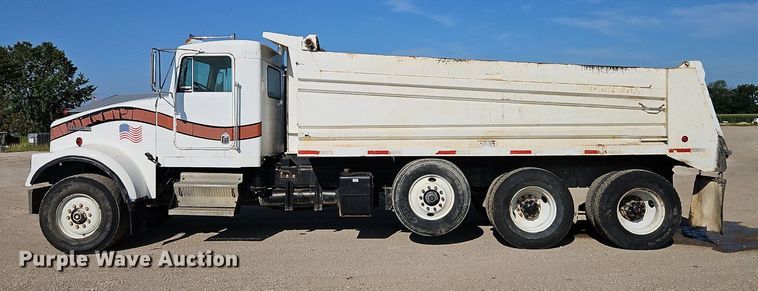 image for item EI3986 1990 Kenworth  W900 dump truck