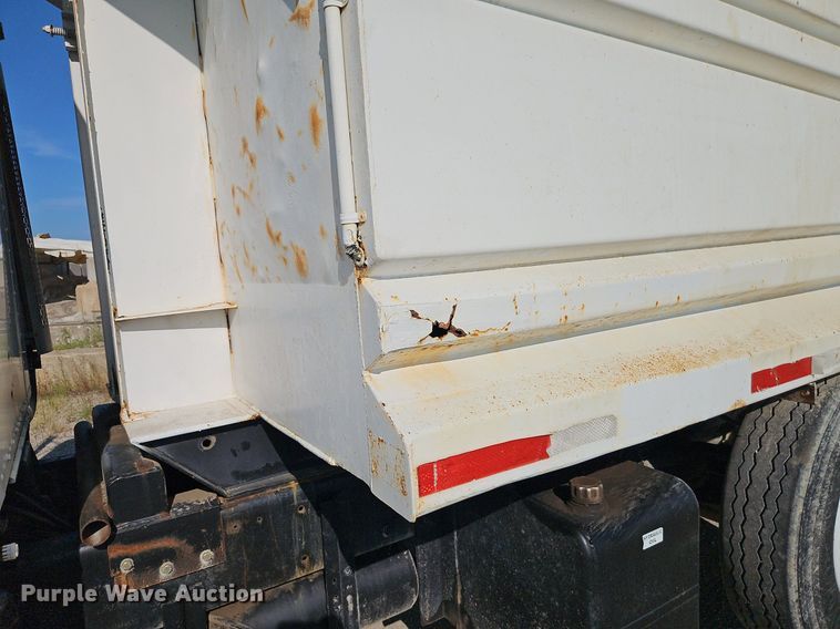 image for item EI3986 1990 Kenworth  W900 dump truck