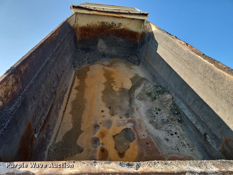 image for item EI3986 1990 Kenworth  W900 dump truck