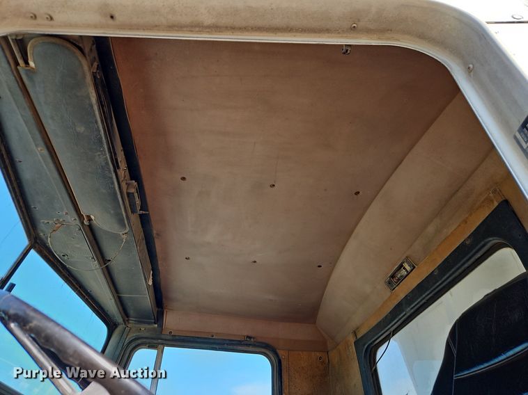 image for item EI3986 1990 Kenworth  W900 dump truck