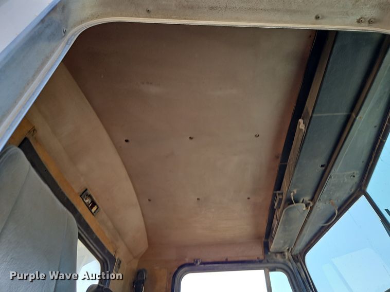 image for item EI3986 1990 Kenworth  W900 dump truck