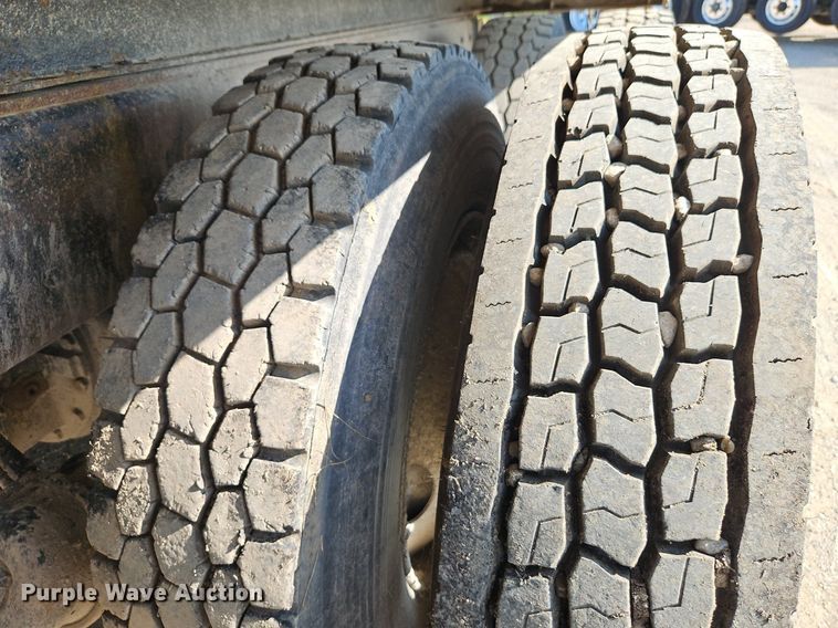 image for item EI3986 1990 Kenworth  W900 dump truck