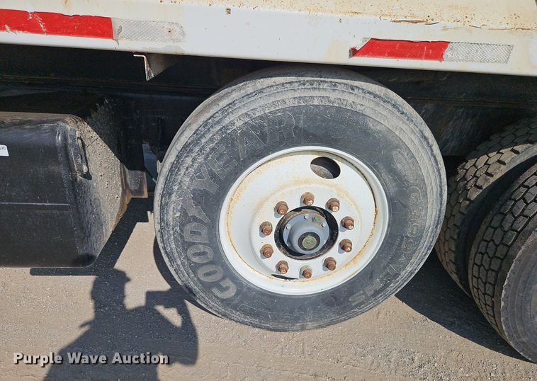 image for item EI3986 1990 Kenworth  W900 dump truck