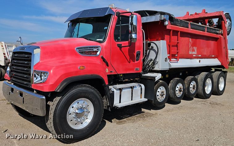 image for item EI3988 2012 Freightliner  114SD dump truck