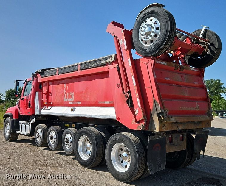 image for item EI3988 2012 Freightliner  114SD dump truck