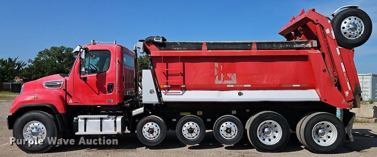 image for item EI3988 2012 Freightliner  114SD dump truck