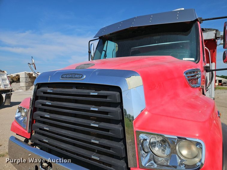 image for item EI3988 2012 Freightliner  114SD dump truck