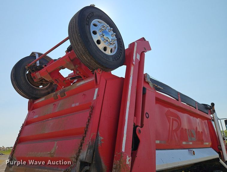 image for item EI3988 2012 Freightliner  114SD dump truck