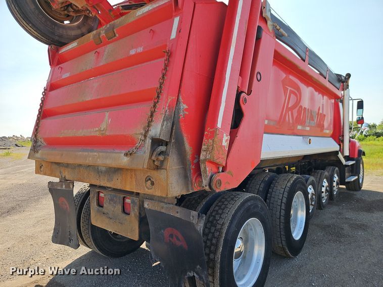 image for item EI3988 2012 Freightliner  114SD dump truck
