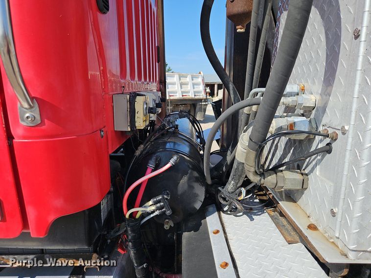 image for item EI3988 2012 Freightliner  114SD dump truck