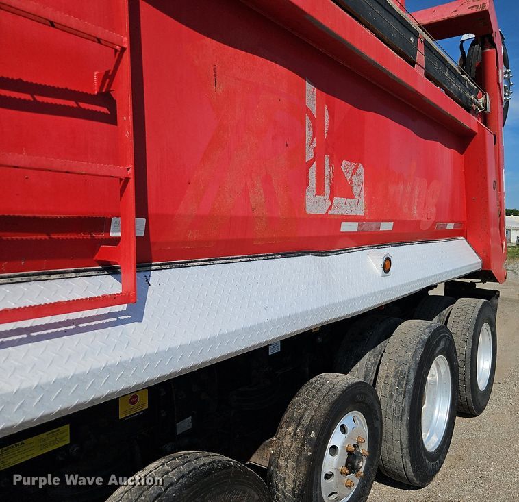 image for item EI3988 2012 Freightliner  114SD dump truck