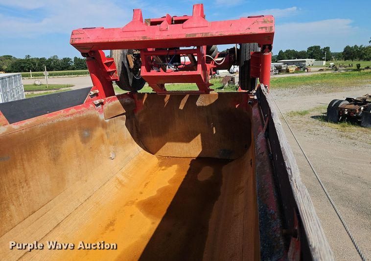 image for item EI3988 2012 Freightliner  114SD dump truck