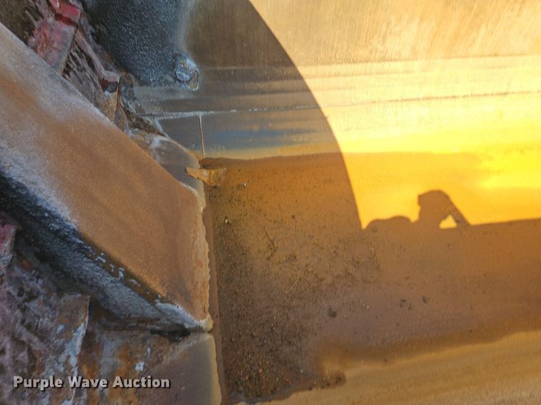 image for item EI3988 2012 Freightliner  114SD dump truck