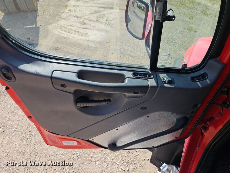 image for item EI3988 2012 Freightliner  114SD dump truck