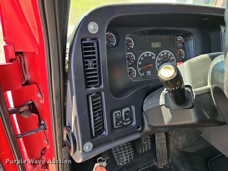 image for item EI3988 2012 Freightliner  114SD dump truck