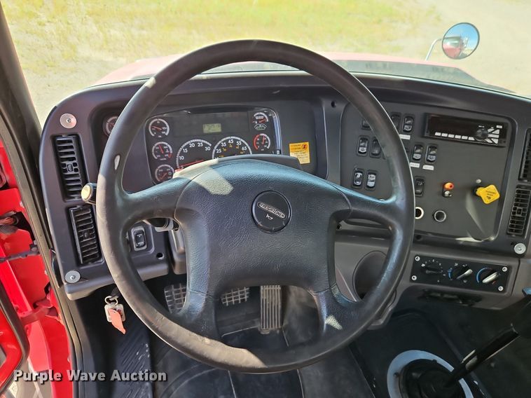 image for item EI3988 2012 Freightliner  114SD dump truck