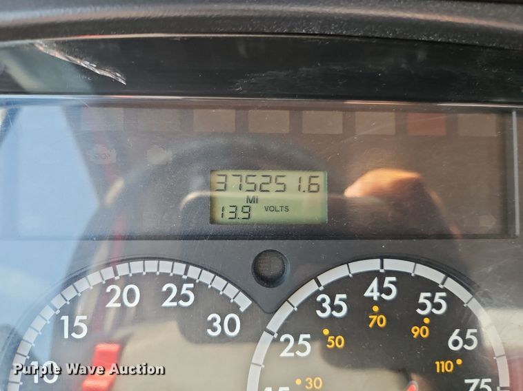 image for item EI3988 2012 Freightliner  114SD dump truck