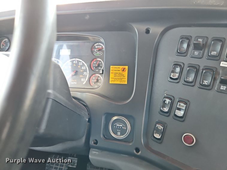 image for item EI3988 2012 Freightliner  114SD dump truck