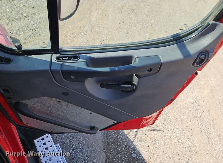 image for item EI3988 2012 Freightliner  114SD dump truck