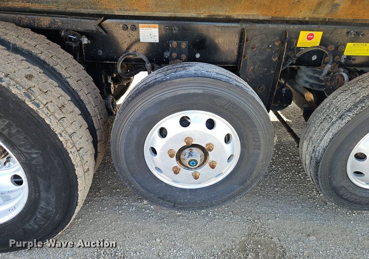 image for item EI3988 2012 Freightliner  114SD dump truck