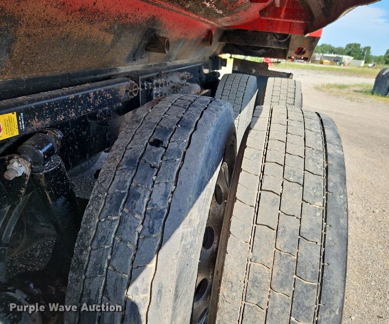 image for item EI3988 2012 Freightliner  114SD dump truck