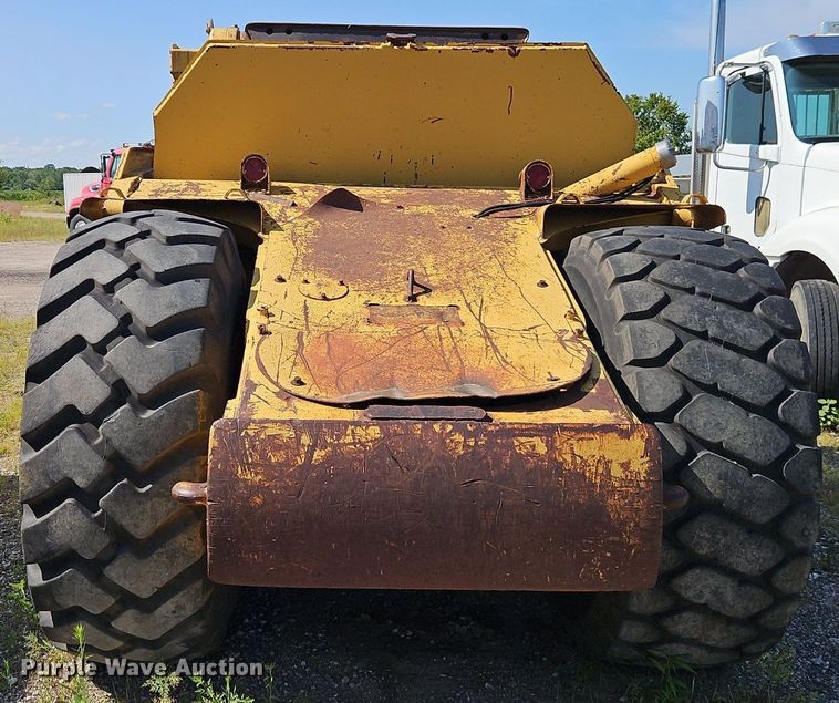 image for item EI3989 1976 Caterpillar  613B elevating scraper